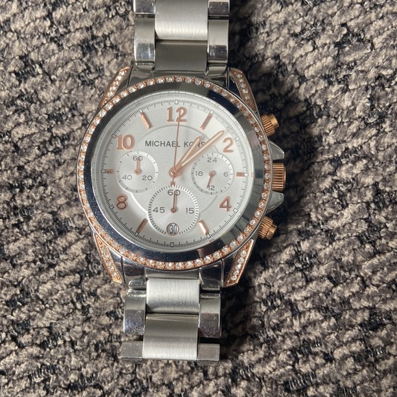 Michael Kors Set - Picture 2 of 3